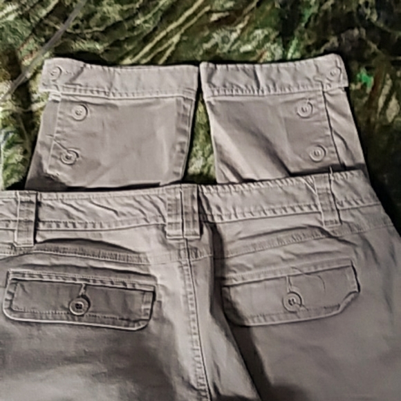 Jacob Capris - Picture 2 of 3